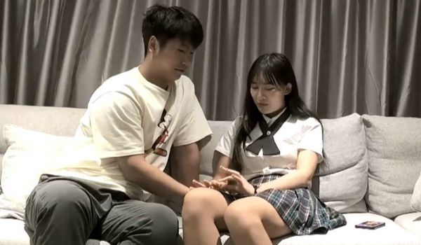 小宝寻花约了个童颜大奶萌妹子啪啪，恋爱了