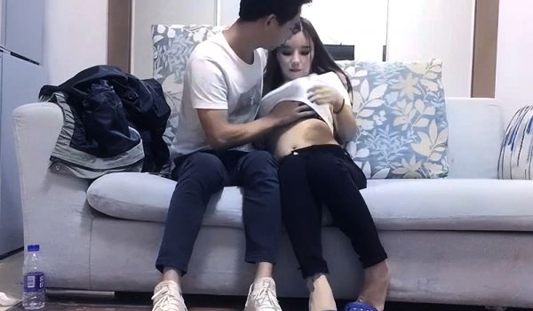 极品白衣大奶少妇啪啪拨开内裤摸逼口交后入