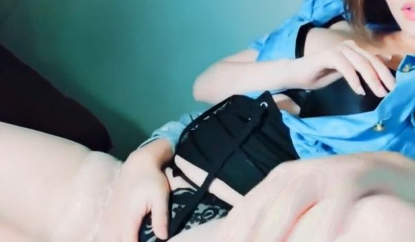 化身性感的小女警