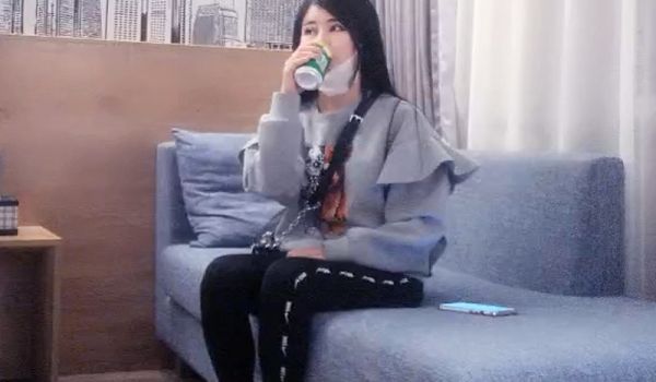 高颜值外围小姐姐，温柔又体贴