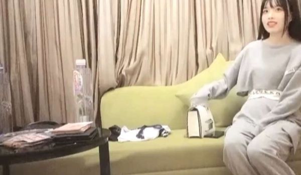 沈先生探花约了个长相甜美萌妹子啪啪