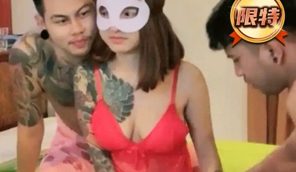 混血模特被兄弟俩轮操