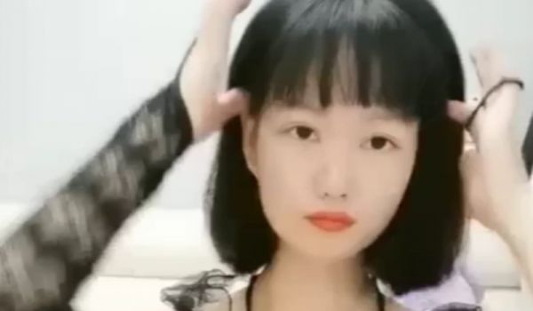 黑丝高跟颜值妹掰穴自摸