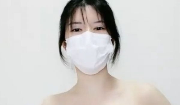 美乳妹子道具自慰诱惑