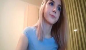 金发碧眼的美女自慰，表情到位