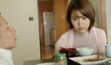 SSNI-645来上司家里赶项目晚上忍不住睡了上