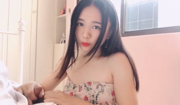 饥渴少妇随机抽取一名男子带回房间做爱1