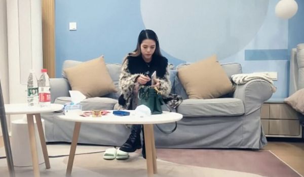 探花约操极品骚货舞蹈老是,一字马风骚淫荡勾魂摄魄