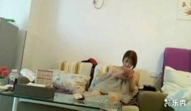 高价约啪刚做不久的年轻短发学生妹身材瘦小爆操的嗷