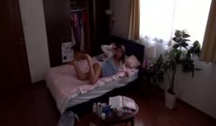 偷窥对面房间的已婚人妻，和她的通奸生活的!