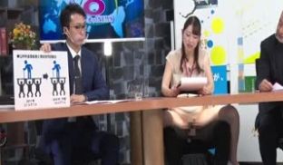 即使他在工作中一直潮吹，也能平静地读出原稿的!