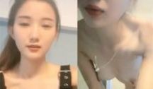 漂亮姐姐洗澡前先来抠抠摸摸开个直播赚外快