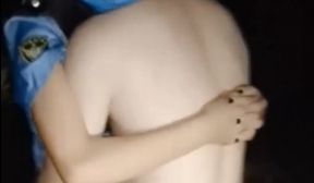 逍遥龙哥和老铁半夜驱车到郊外公园和白虎小太妹户外