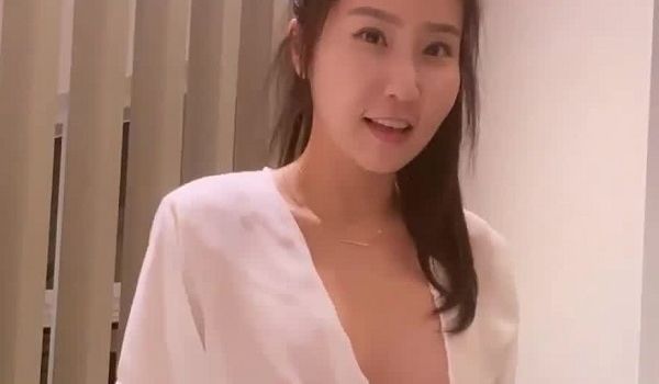 挂空主播小姐姐邀请一起吃晚餐1的!