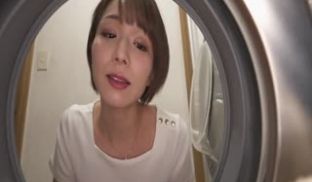 2 玄関先诱惑で若い来访者たちの絶伦チ○ポを贪り