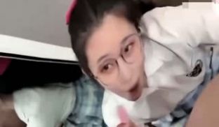 【在校萌妹】眼镜学生妹！对戴眼镜的小母狗真的没有