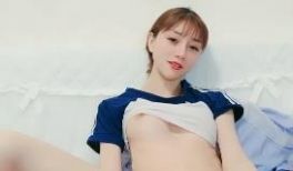 主播【那那那个人】黄瓜抽插小骚逼。