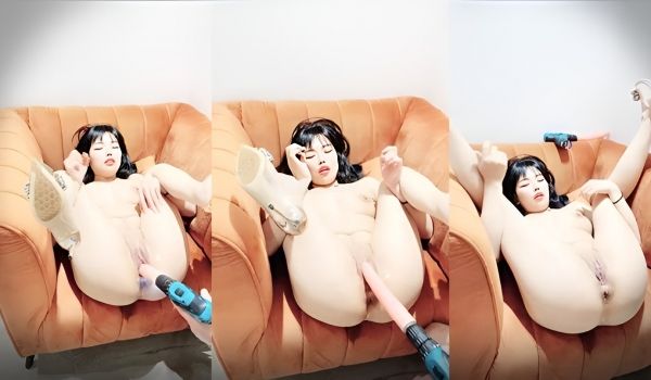【清纯女神】鬼畜性奴母狗被20厘米大屌哥玩弄蹂躏