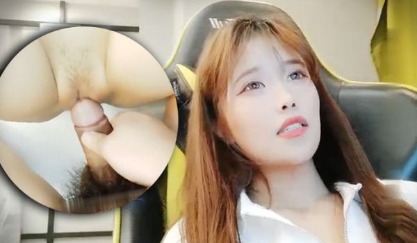 电 竞 少 女 跟 小 哥 开 房 啪 啪 ， 
