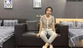 极品女神配合黑丝袜，细高跟 HIGH翻天.
