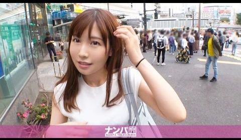 JUFE087すぐそばに彼女がいるのに爆乳を密着
