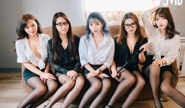 Al朴秀英摇晃的大乳