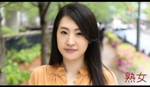 MIAE227被暴力人士袭击肛门被看光只能爬地逃