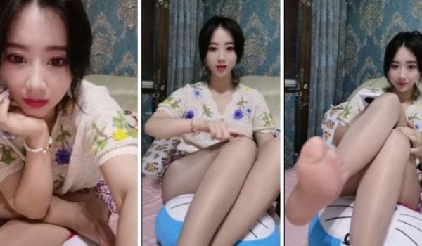 超稀有易直播平台丽柜高然然露点，小乳头微微翘起，