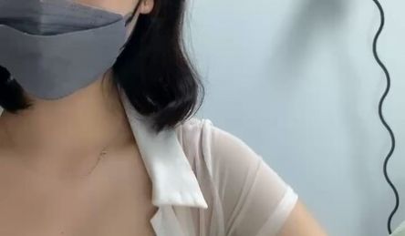 D罩杯小姐姐女同激情一对豪乳又大又软穿戴假屌后入