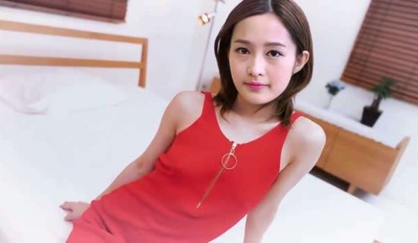 李沁 性感红裙