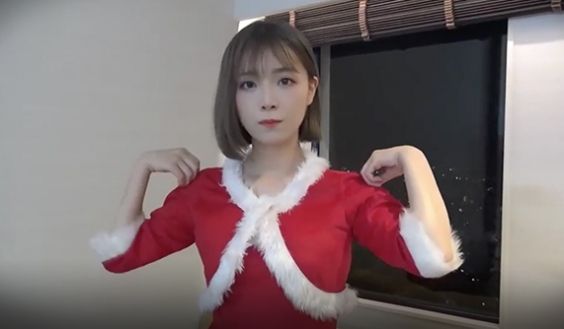 《英雄联盟》美女主持人 余霜 50分钟长片完整版