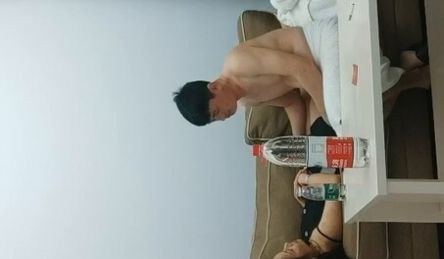 爱情丶故事网恋三天奔现未婚骚女吃饱和足再操逼大屁