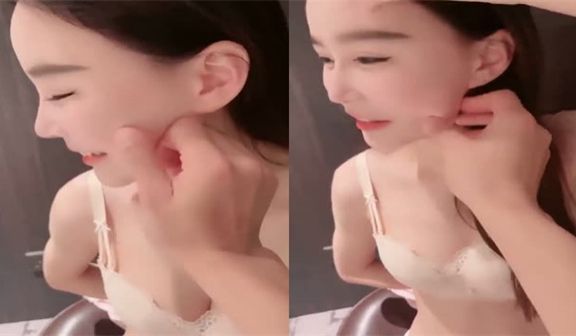 白皙苗窕美乳小姐姐和狼友激情啪啪