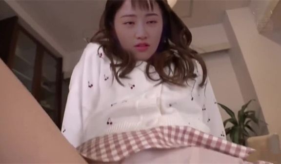 AI-景甜-漂亮的小姨子趁姐姐熟睡后