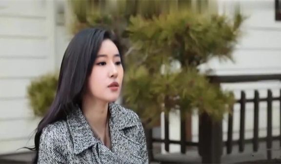 AI-刘诗诗刘亦菲-女大学生的沙龙室中文字幕第一