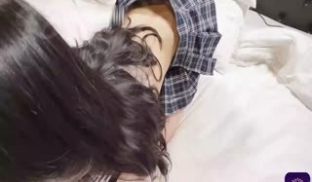 极品香酥玉乳JK群女神爆操内射的.