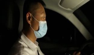 酒醉女勾引男司机内射中出的.