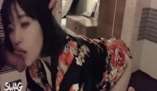 台湾『柔依』汤屋和服痴女小人妻口交添棍被按在洗手