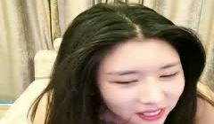 胸前玫瑰纹身骚骚妹纸和炮友大秀，舔屌口交展示口活