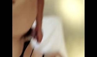 美乳模特网红被炮机干到尿失禁_穿着婚纱被调教_情