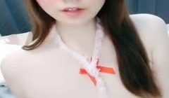 娃娃脸网红脸护士制服超妖艳，露脸自慰特写粉穴