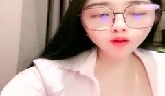 乔宝，职场OL可爱美女下海!.