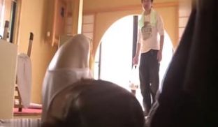 被工人强奸的嫂子转头来勾引我的。