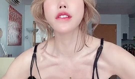 福利时间吃个樱桃的。
