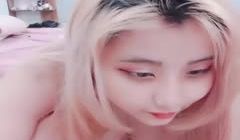 直播粉色头发卡哇伊越南大奶妹子自慰啪啪