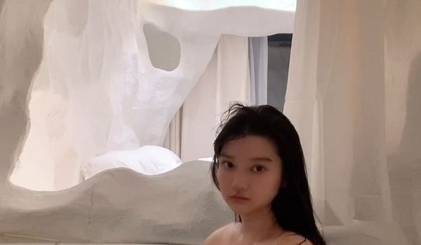 酒店浴室揉胸勾引摄影师..