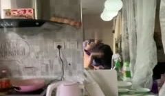草人家老婆拍视频1.