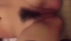 妹子被捆绑调教 奶子被打的红彤彤的