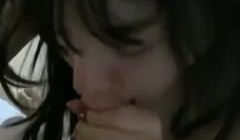 清纯女孩吃蕉吃得津津有味