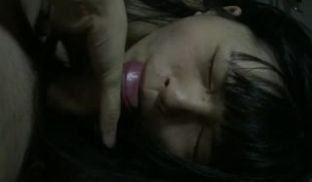 大一学妹安静口爆，她爸当时在客厅。男：过来，把嘴